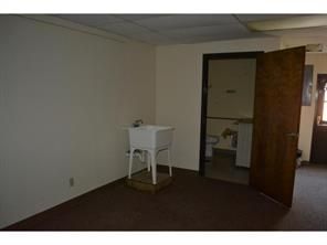 502 N Main St, Saint Elmo, IL 62458
